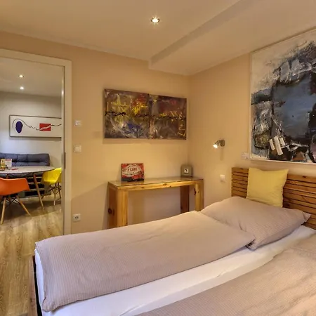 Charming 1-bedroom In Historic