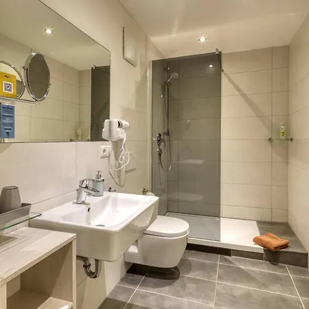Charming 1-bedroom In Historic